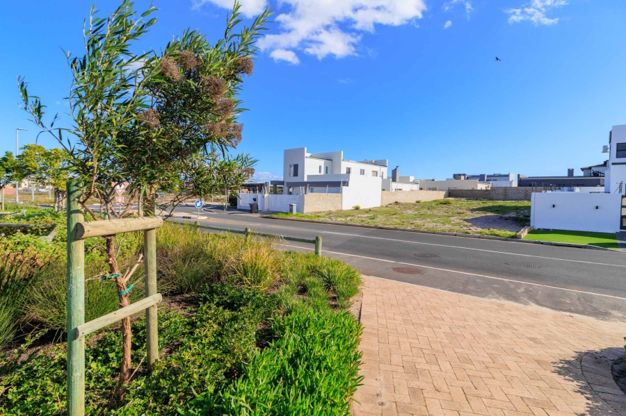 0 Bedroom Property for Sale in Sandown Western Cape